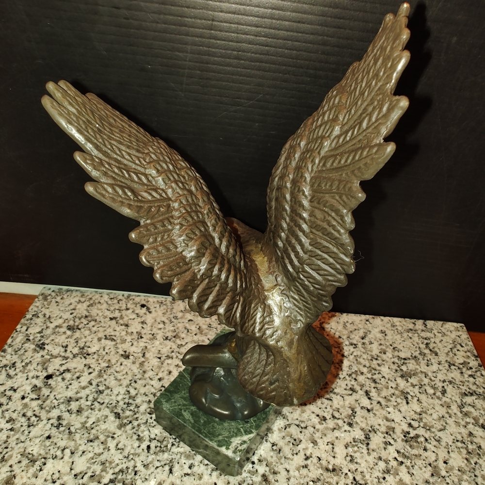 Source Unknown Bronze-Toned Eagle Sculpture - Picture 9 of 12
